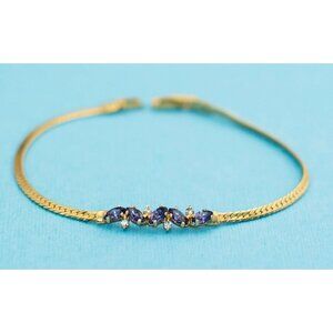 Vintage Dainty Gold Tone Bracelet by Avon - 8 inch - N27